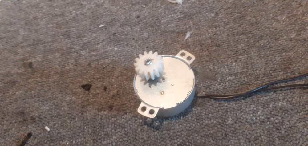 petit moteur 25 Saint-Quentin (02)