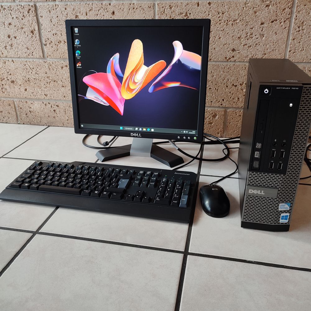 Petit Ordinateur Dell complet Ecran+Clavier+Souri Windows 11 180 Le Bourget (93)