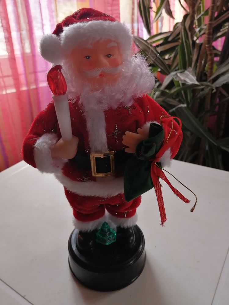 Petit papa No�l 10 Saint-Alexandre (30)