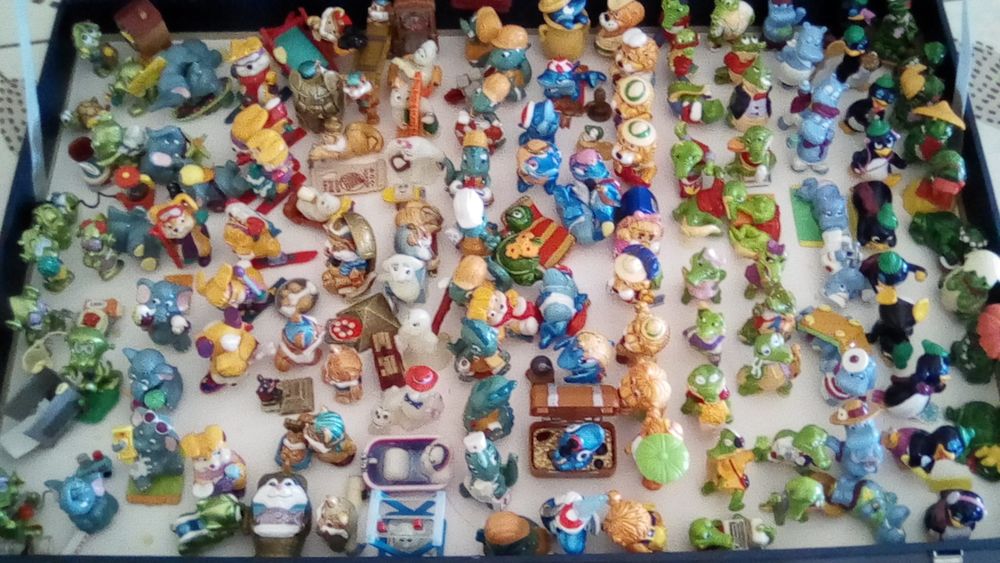 120 petit personnages Kinder plastic 30 Les Sables-d'Olonne (85)
