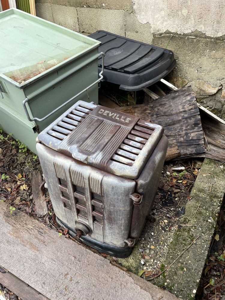 Petit po�le bois � r�nover 50 Bourg-Saint-And�ol (07)