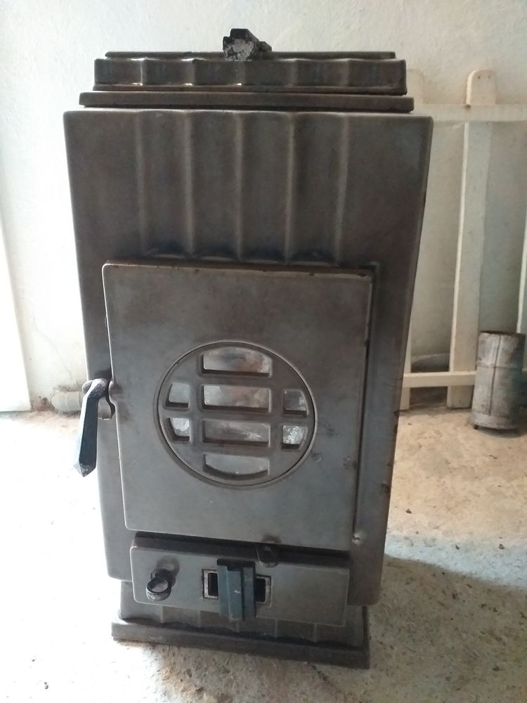 PETIT PO�LE en FONTE EMAILLE ancien 180 Jard-sur-Mer (85)