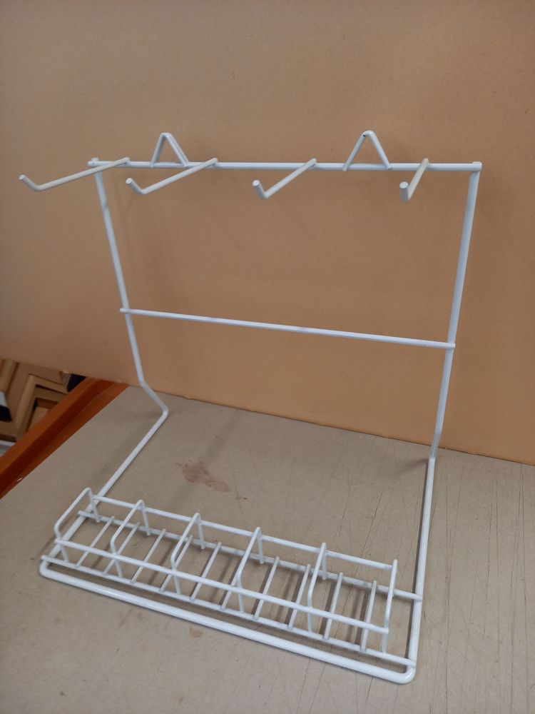 Petit pr�sentoir blanc de table ou de caisse 6 Saumur (49)