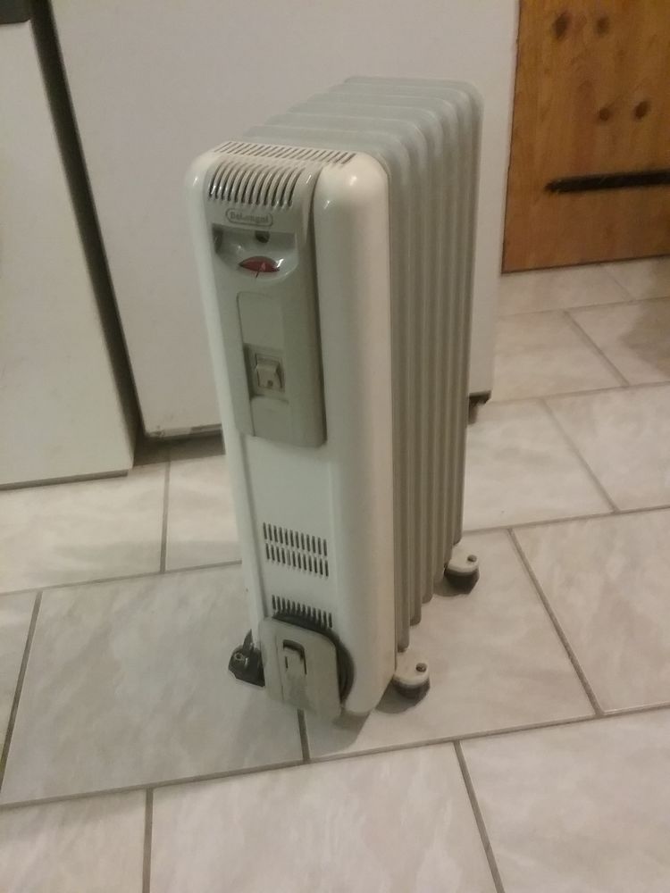 Petit radiateur electrique 45 Louvres (95)