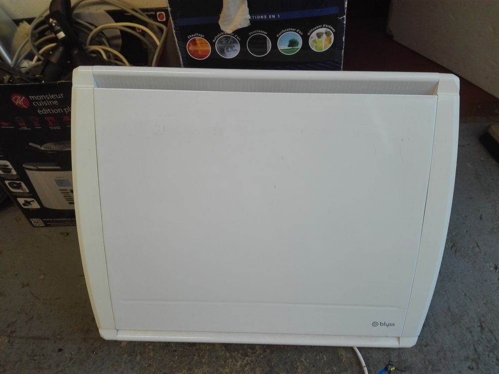 petit radiateur electrique mural  TBE 30 Vert-Saint-Denis (77)