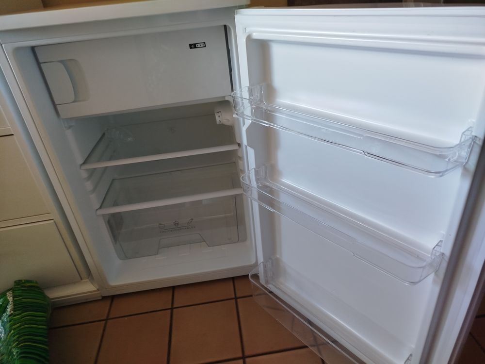 PETIT REFRIGERATEUR. ETAT NEUF. UTILISE 2 MOIS 12 Ch�tillon (92)