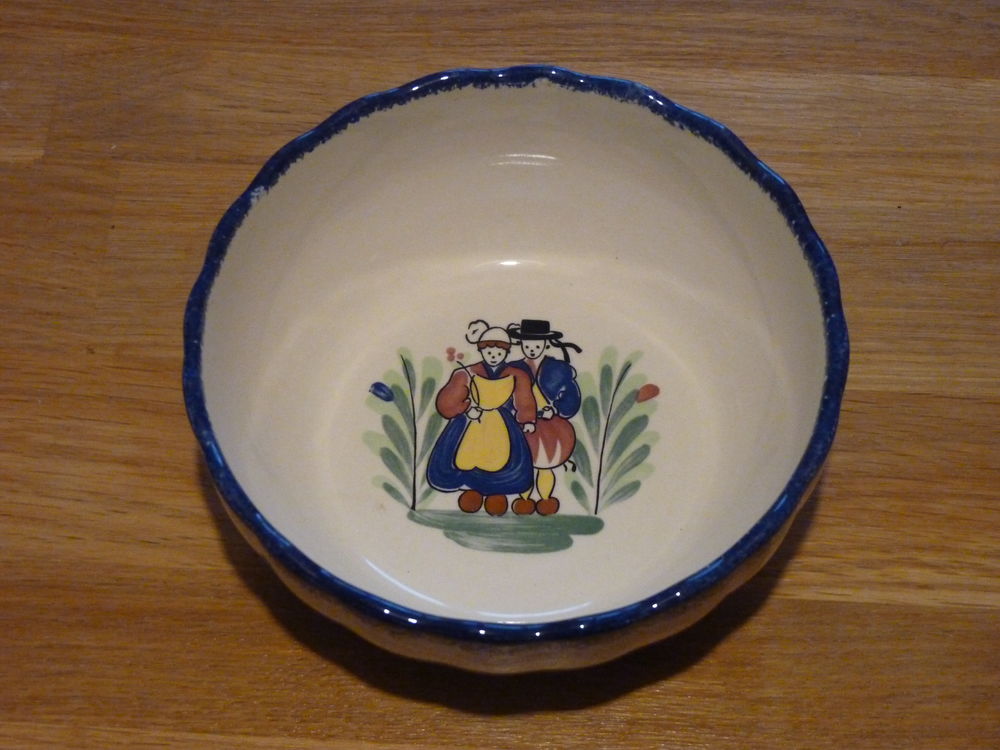 petit saladier motif couple de  bretons. 6 Clermont-l'H�rault (34)