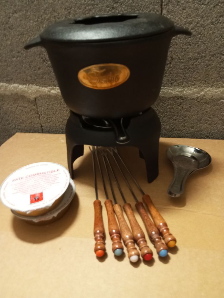 Petit service fondue bourguignonne en fonte 12 Toul (54)