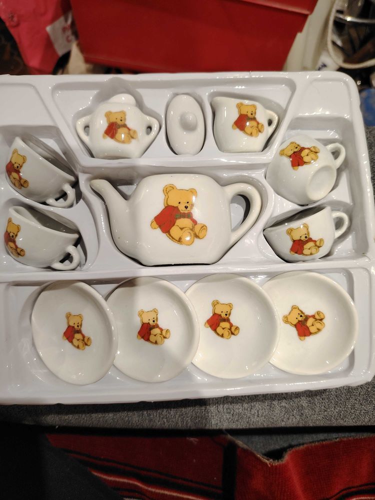 PETIT SERVICE MINIATURE 10 Tourette-du-Ch�teau (06)