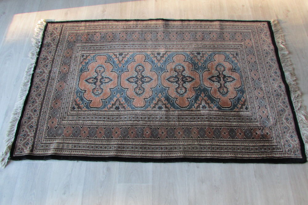 Petit tapis oriental, 153 x 98 cm , frangé 160 Colombes (92)