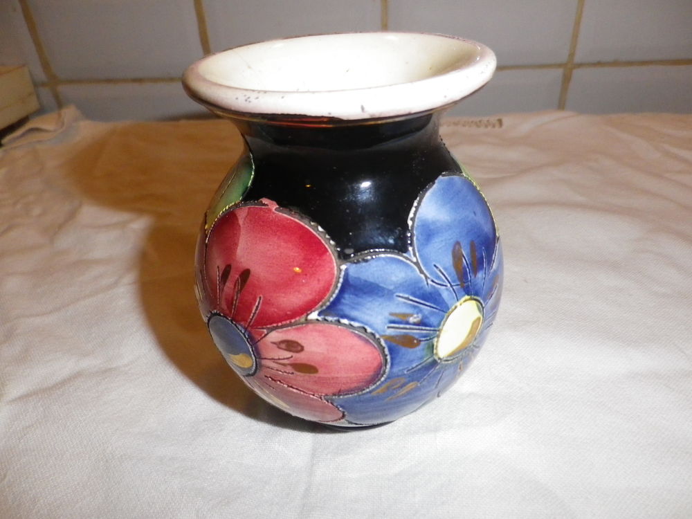 Petit vase � d�cor de fleurs 20 Fontenay-le-Fleury (78)