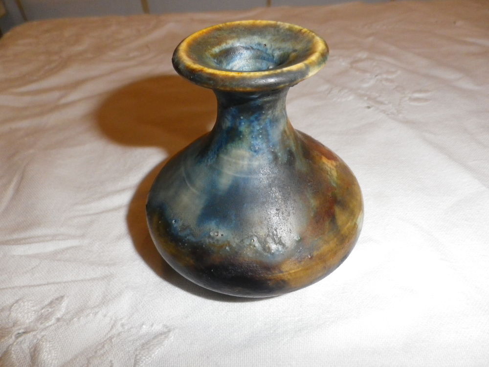 PETIT VASE EN GR�S sign� 80 Fontenay-le-Fleury (78)