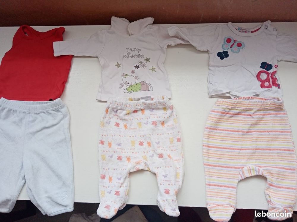 Petit lot de v�tements pour Nourrissons Naissance ->1 Mois 14 Cr�teil (94)