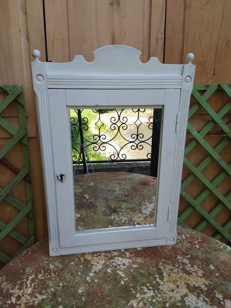 Petite Armoire Murale avec Miroir Orn�e d'un Fronton 0 Loches (37)