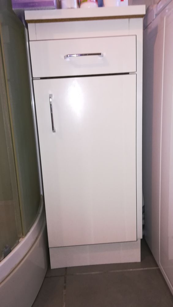 petite armoire salle de bain 10 Dornes (58)