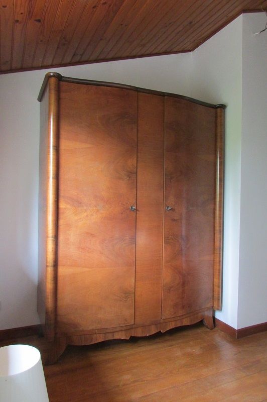 Petite armoire scandinave vintage en placage noyer , 1940s 500 Albi (81)