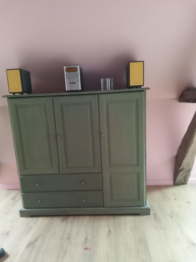 Petite armoire en pin 40 Neuvillette-en-Charnie (72)