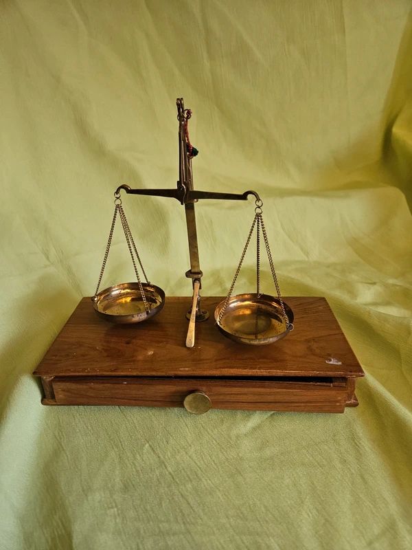 Petite balance de pr�cision, vintage pour peser m�taux pr�ci 80 Dourdan (91)