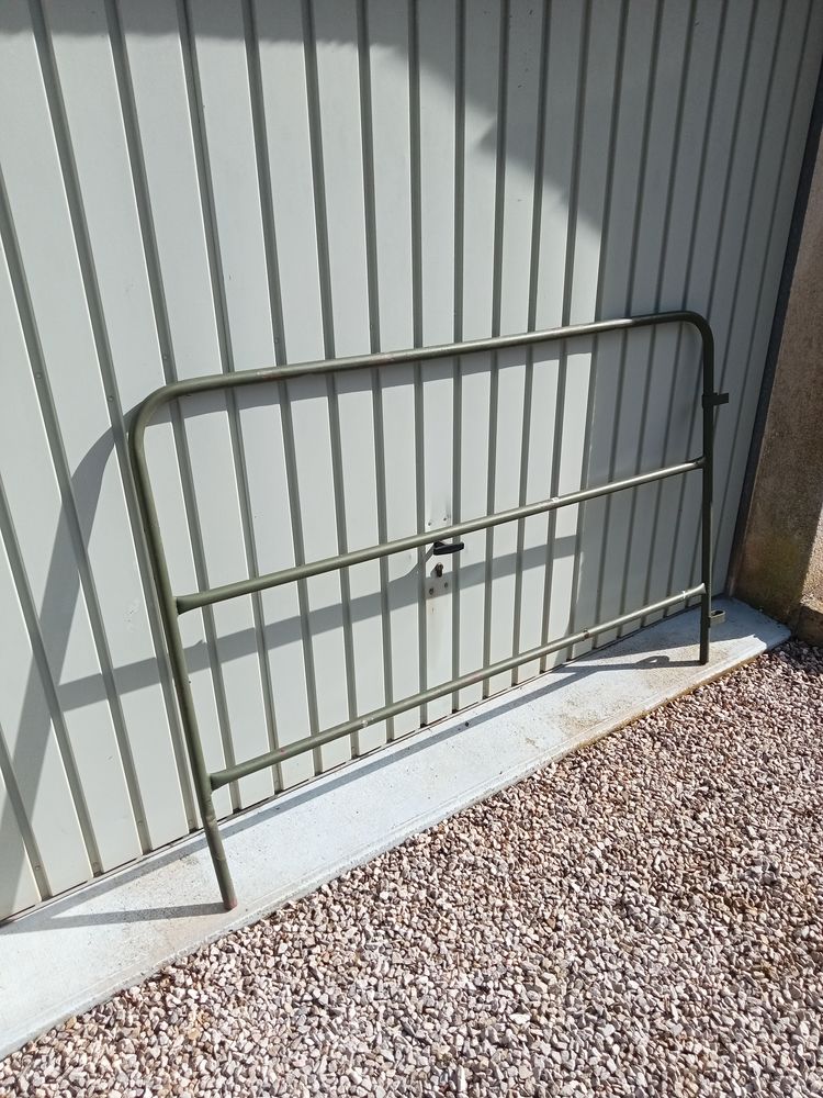 Petite barri�re en m�tal  15 Millencourt-en-Ponthieu (80)