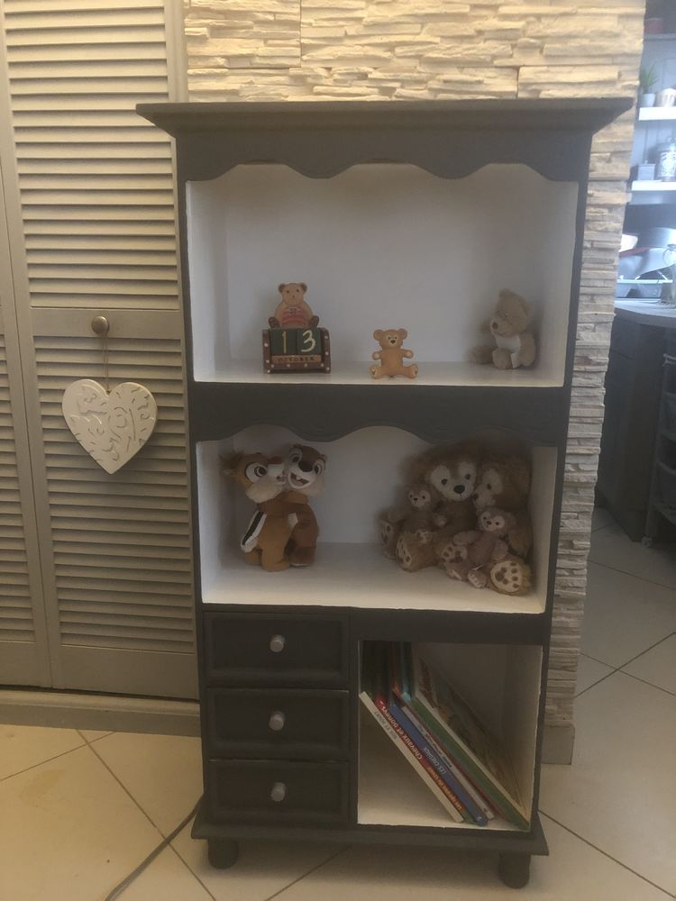 Petite biblioth�que grise et blanche 40 Crisenoy (77)