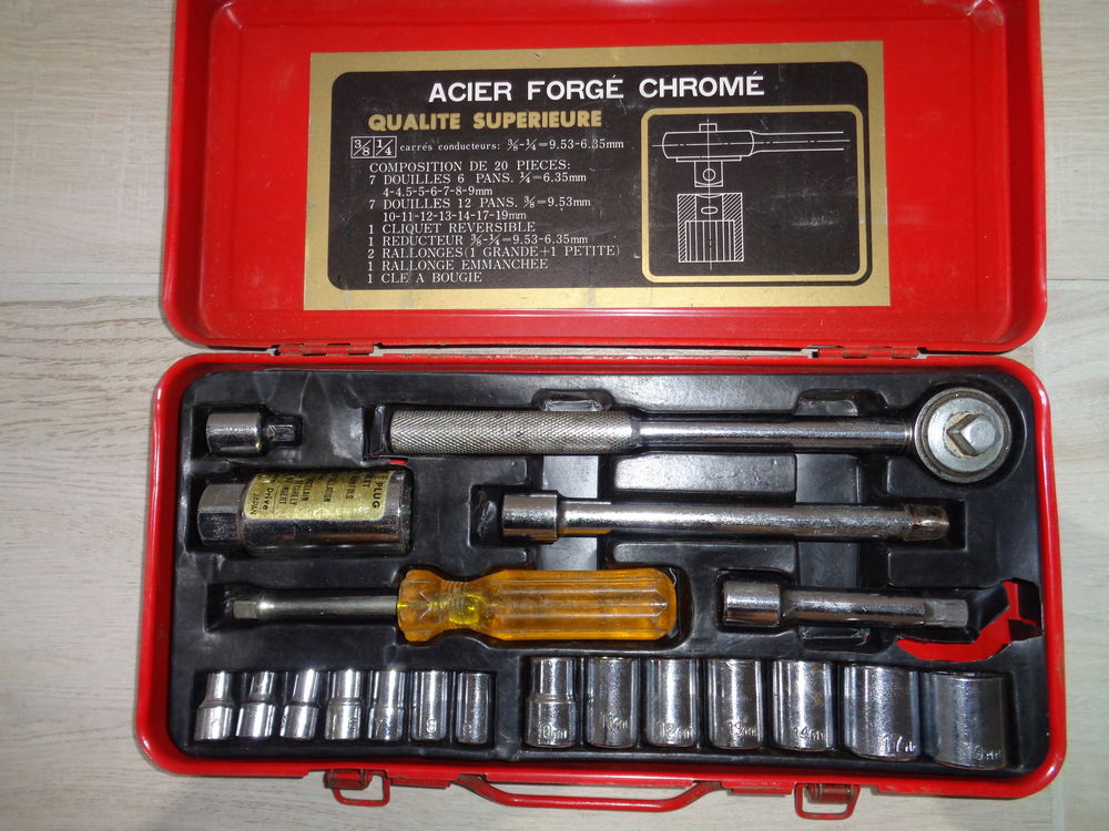 Petite bo�te de cl�s douille 20 Mondeville (14)