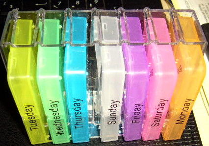 petite boite de medicaments multifonctionnelle neuve couleur 7 Versailles (78)