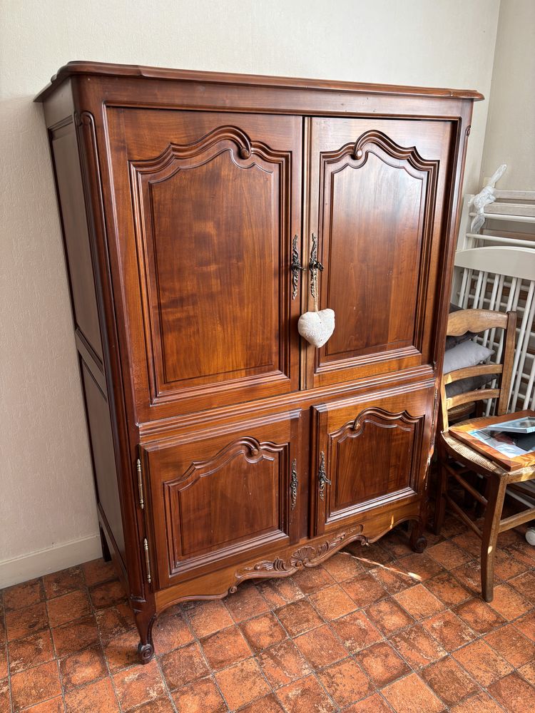 Petite bonneti�re Louis XV ? 2 niveaux de portes ? Bois vern 160 Bonchamp-l�s-Laval (53)