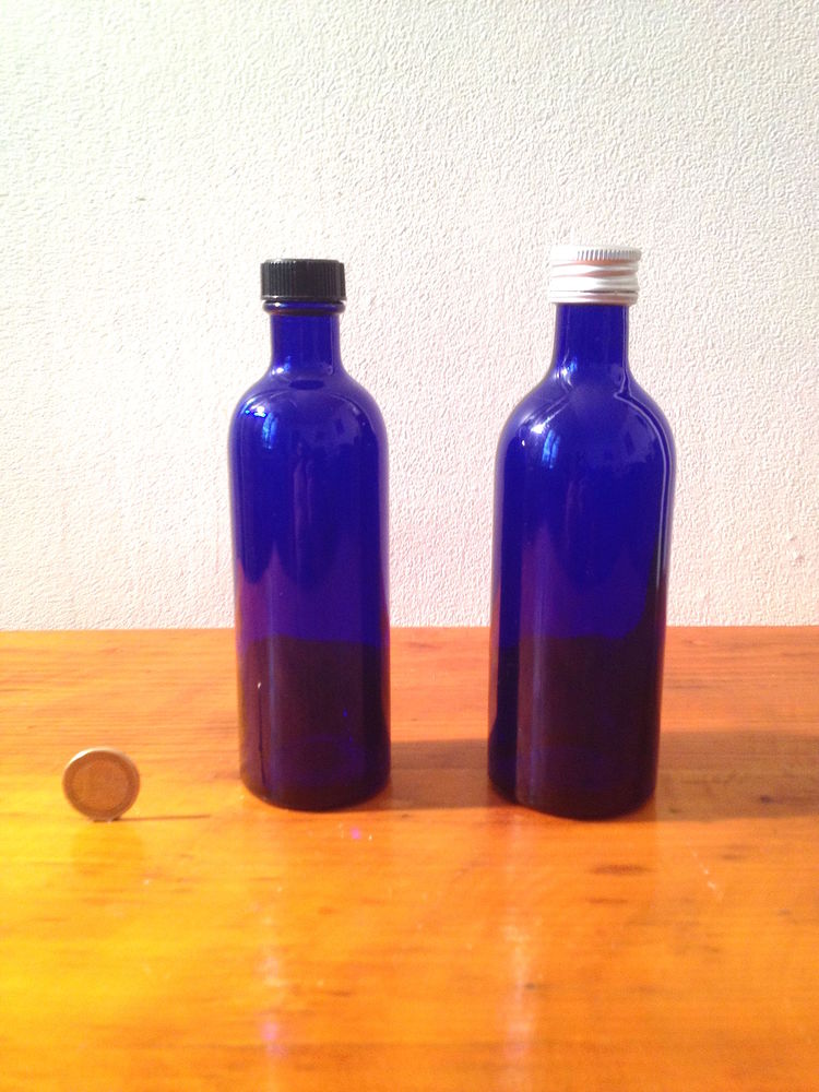 PETITE BOUTEILLE FLACON BLEU 8 Paris 17 (75)