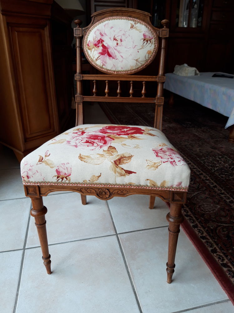 petite chaise ancienne 49 Séné (56)