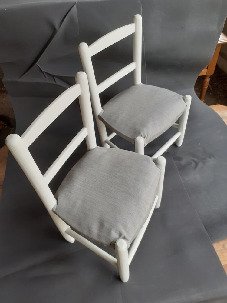 Petite chaise en bois relook� 30 Ouzilly (86)