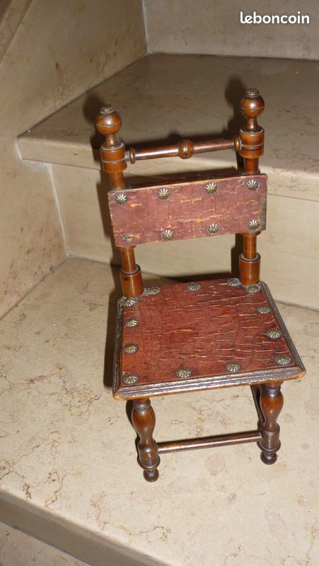 Petite chaise de poupée année 1900 38 Brem-sur-Mer (85)