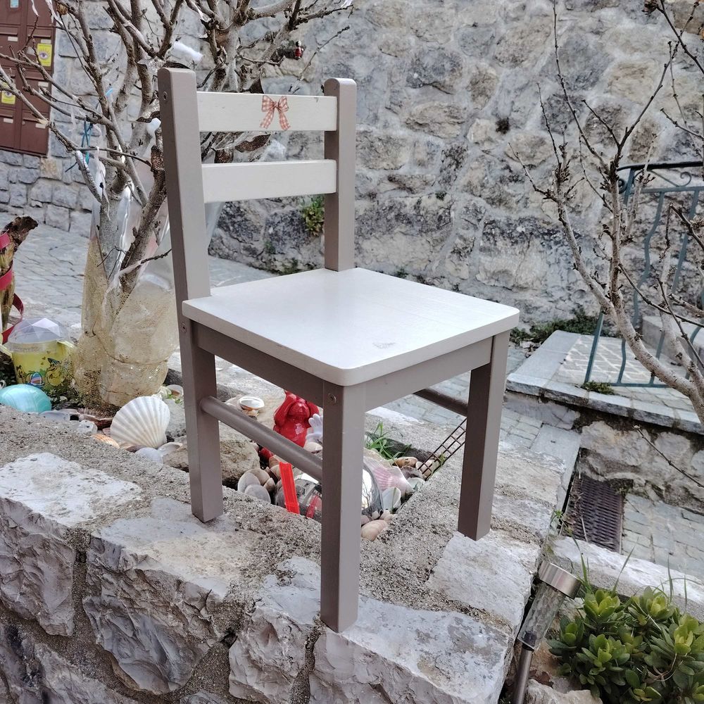 PETITE CHAISE pour enfant 10 Toudon (06)