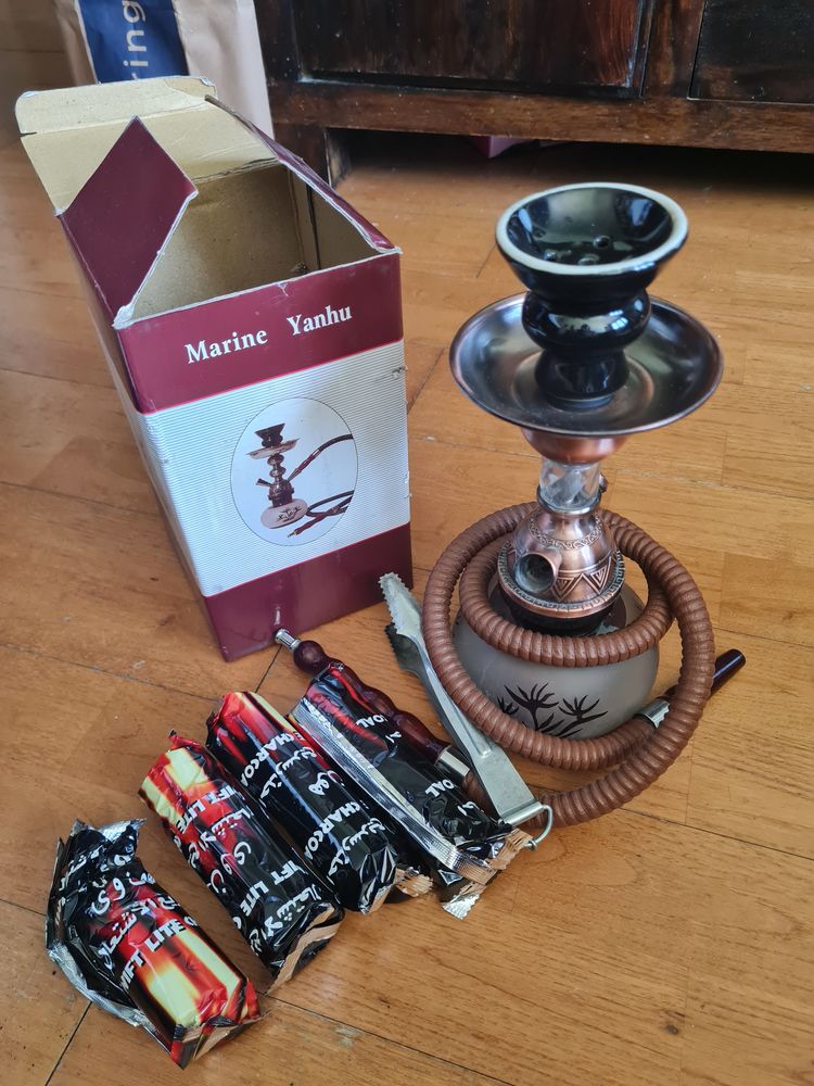 Petite chicha - tr�s peu servie 8 Maisons-Alfort (94)