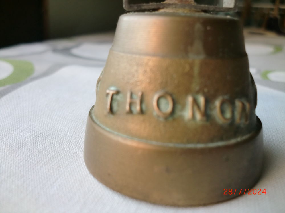 petite cloche en bronze ou laiton 10 Merville (59)