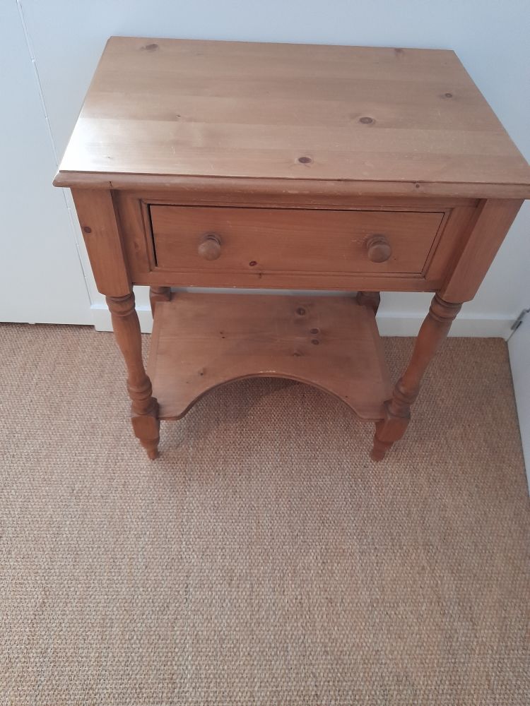 petite commode un tiroir et une �tag�re 120 Saint-Nazaire (44)