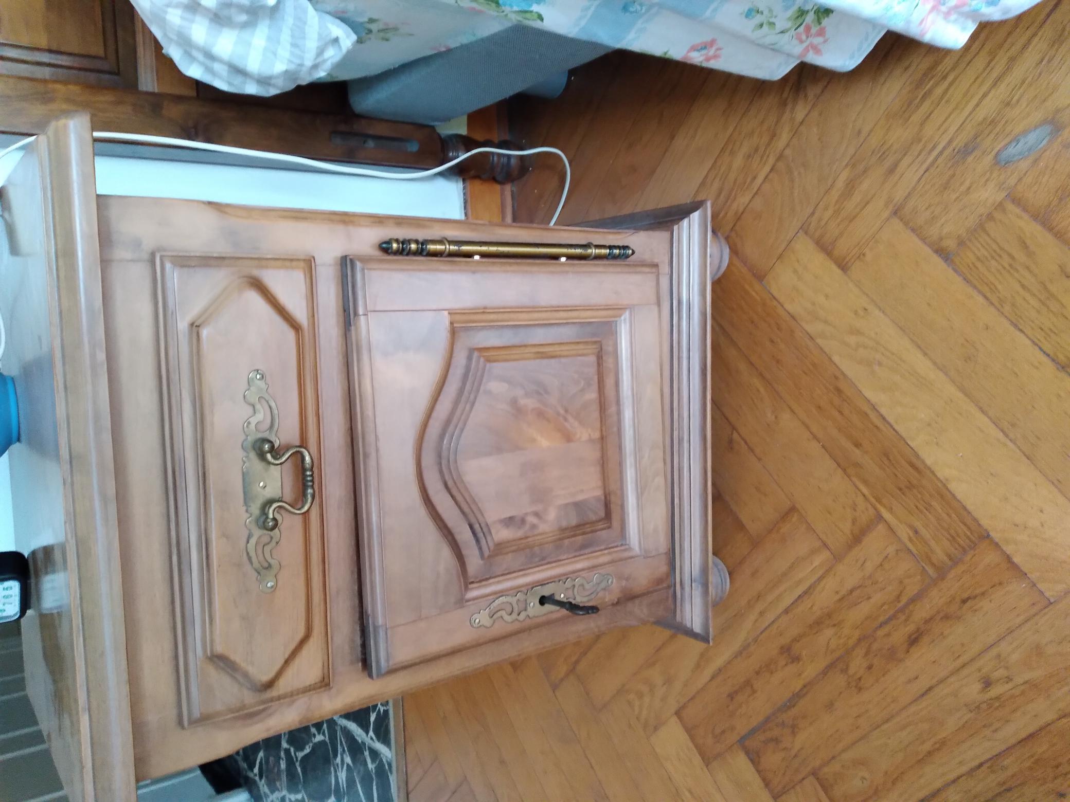 petite commode x2 150 Nice (06)