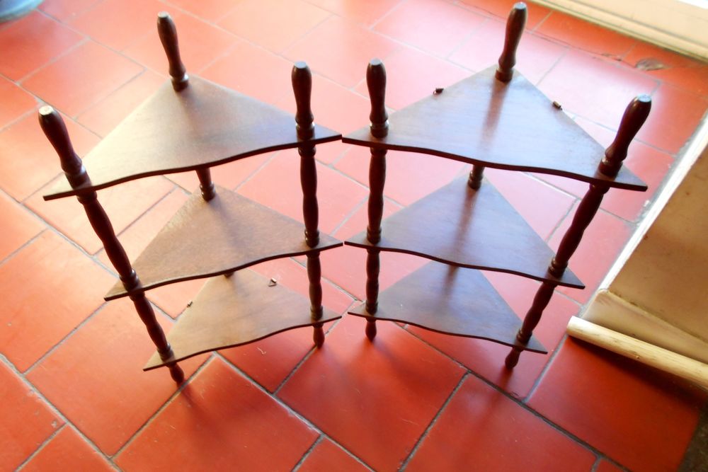 Petite �tag�re en bois (l'unit�) 15 Monflanquin (47)