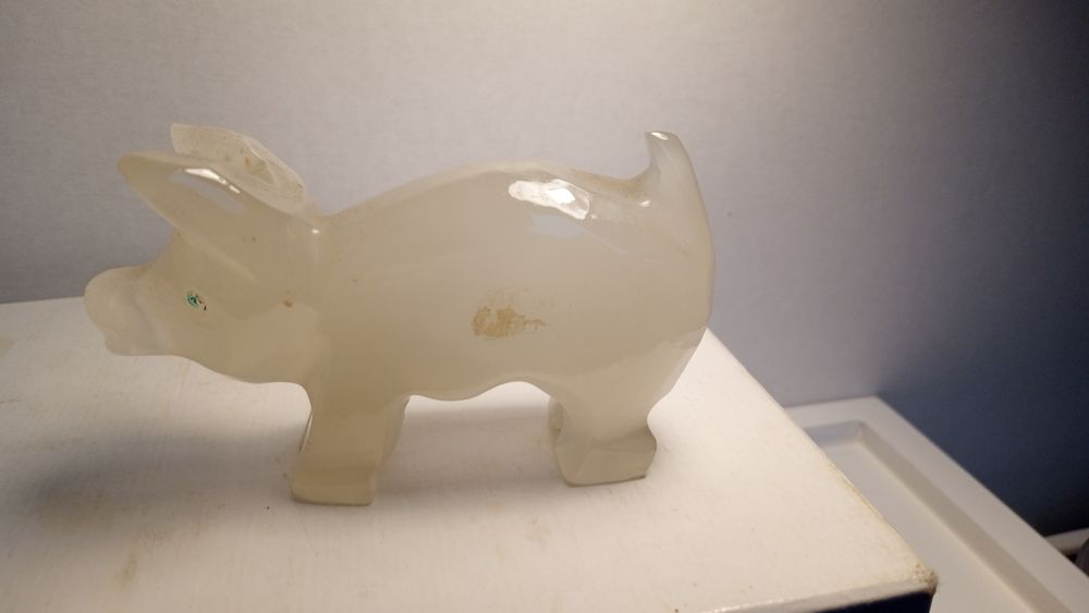 Une Petite figurine cochonne blanche 15 Gometz-la-Ville (91)