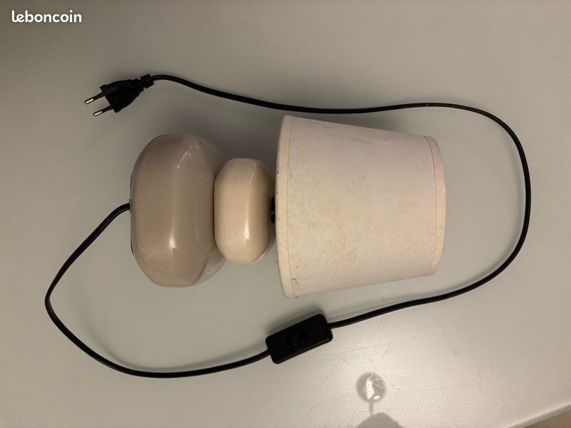 Petite lampe de chevet 5 Th�oule-sur-Mer (06)