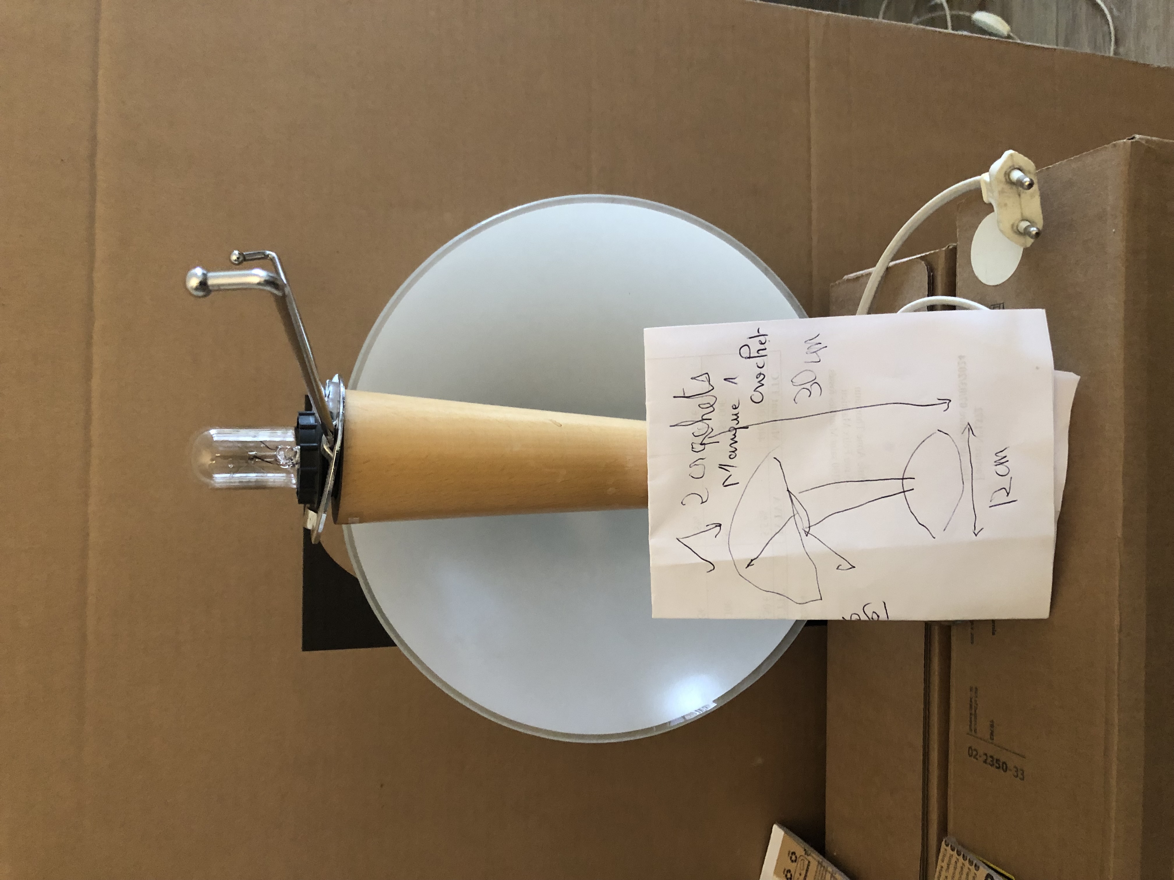 petite lampe mais une crochet manque absent uniquement livra 3 Saint-Maur-des-Foss�s (94)