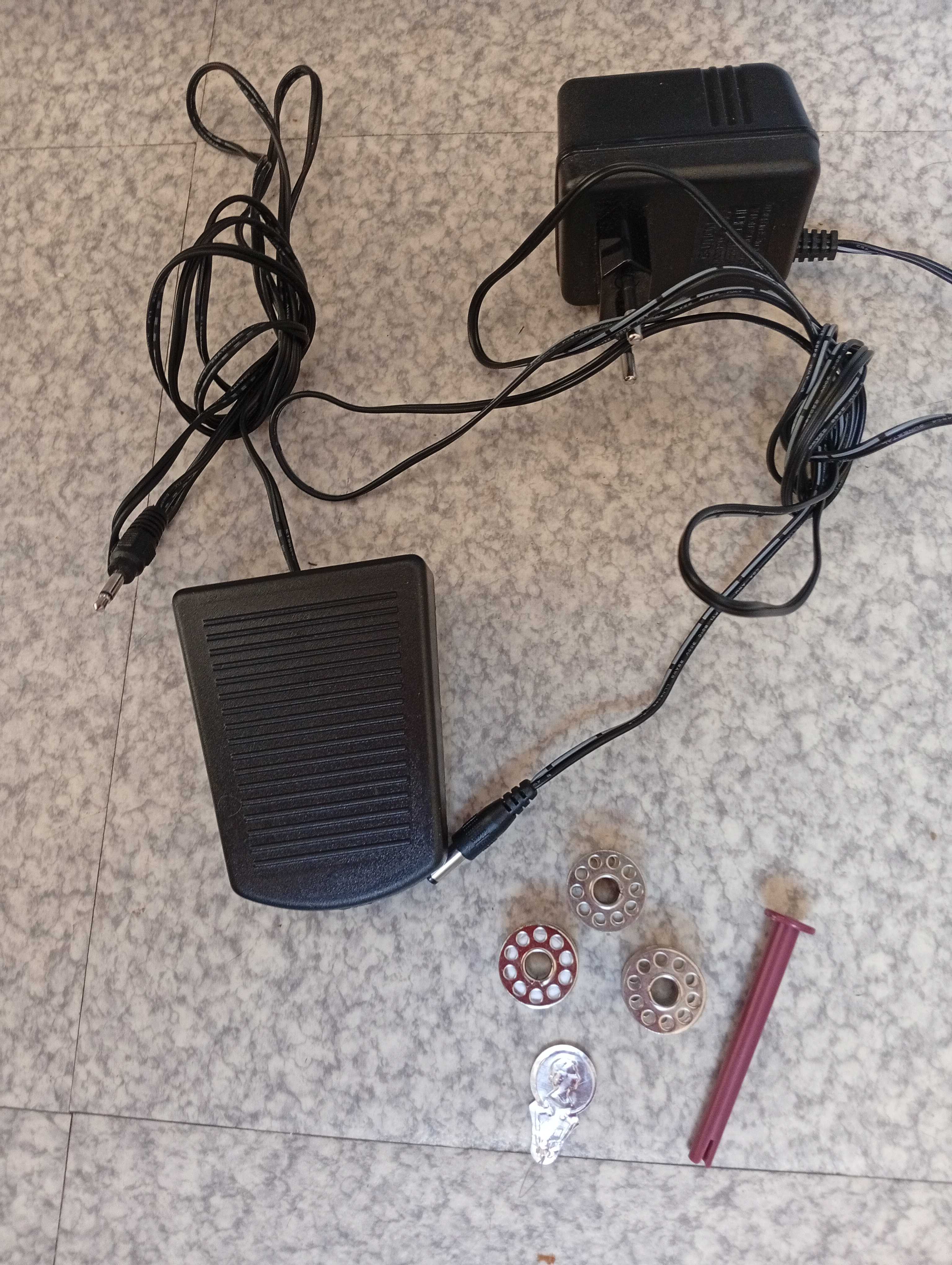 petite machine �  coudre 10 Valence (26)