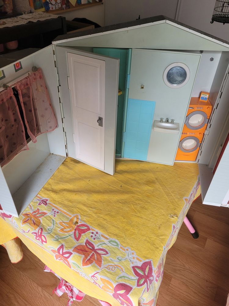 Petite maison pour Barbie 10 Paris 14 (75)