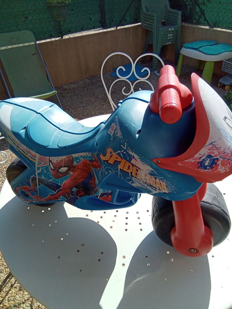 Petite moto enfant 15 St Isidore (06)