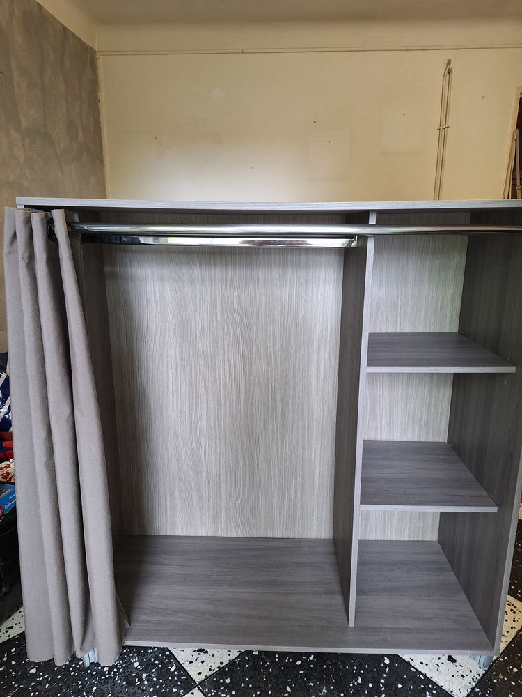 Petite penderie 45 B�ziers (34)