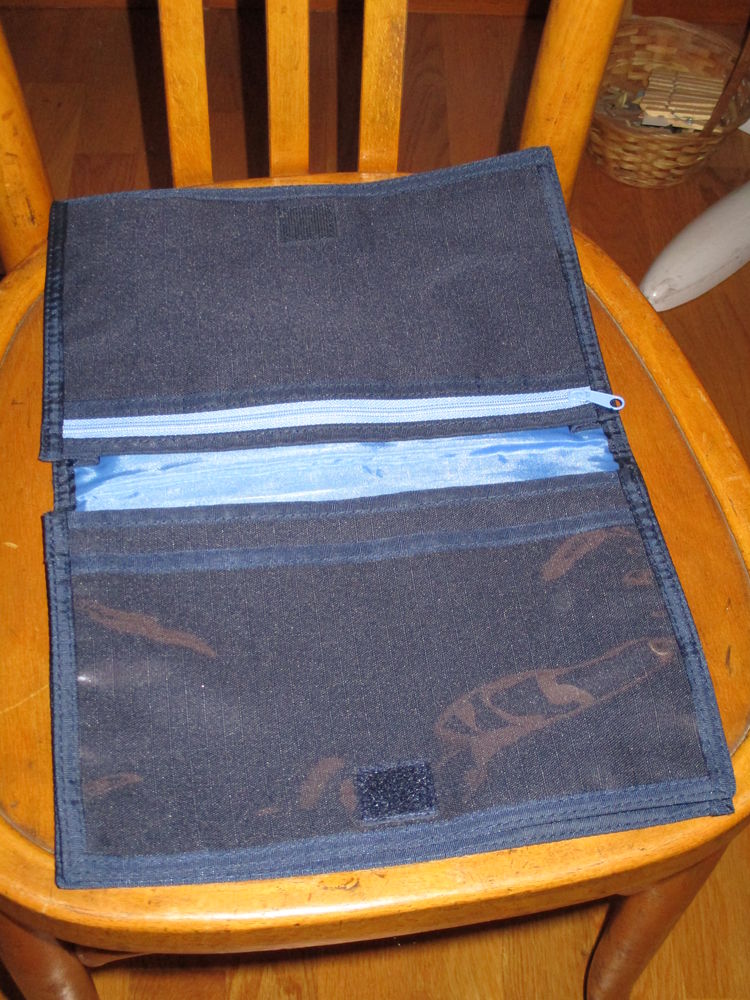 Petite pochette bleue avec compartiments 0 M�rignies (59)