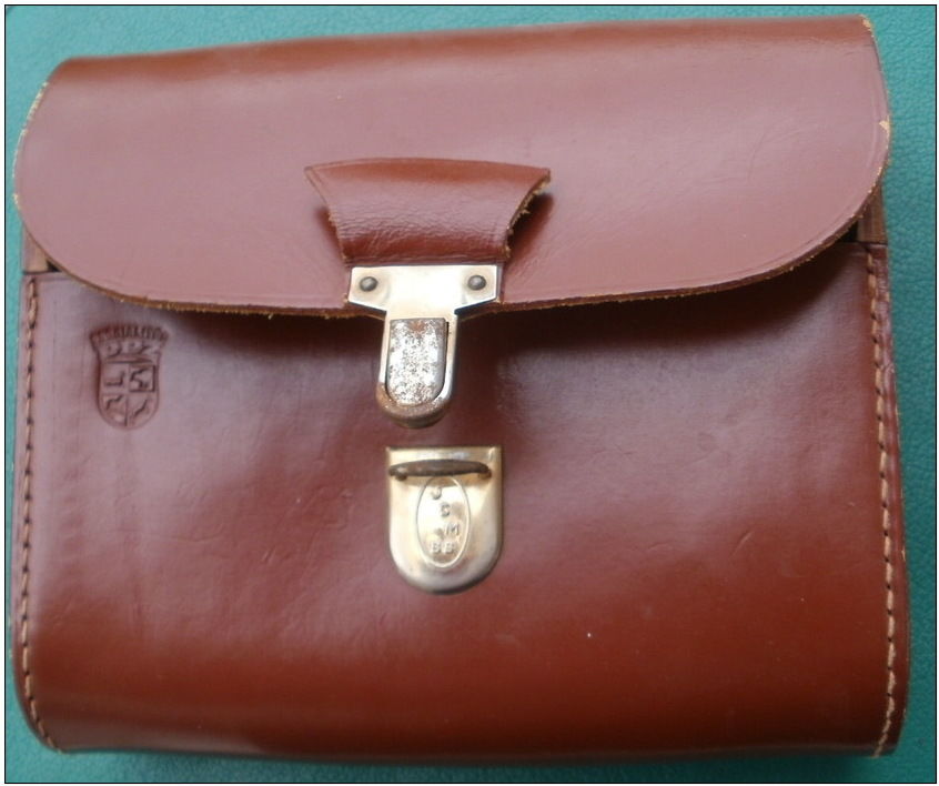 PETITE SACOCHE EN CUIR estampill�e Sp�cialit�s PPZ 12 Montauban (82)