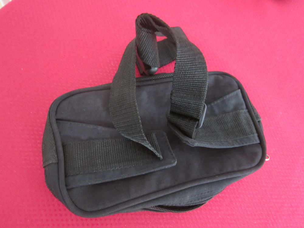 Une petite sacoche 10 Brignais (69)