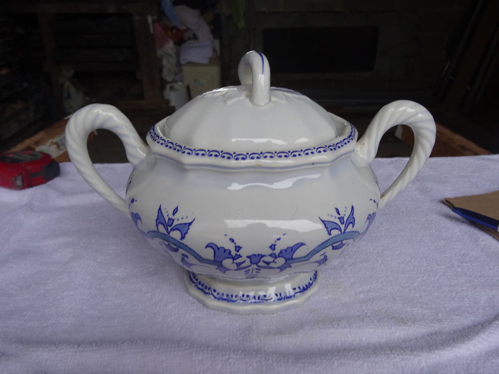 petite soupiers  salines France 15 Merville (59)