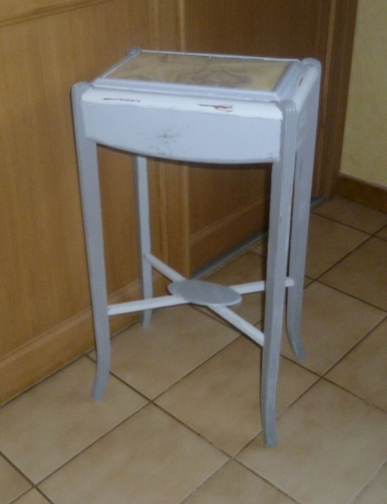 Petite table 1930, relook�e et vieillie 120 Gar�oult (83)