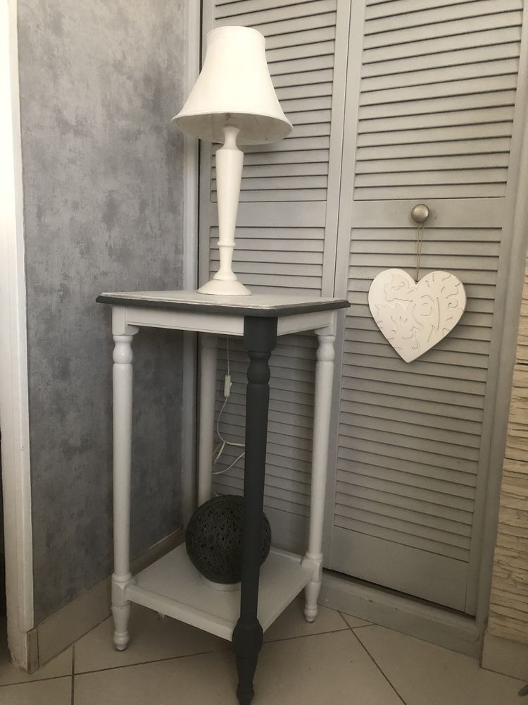 PETITE TABLE CARR�E GRIS 2 TONS 15 Crisenoy (77)